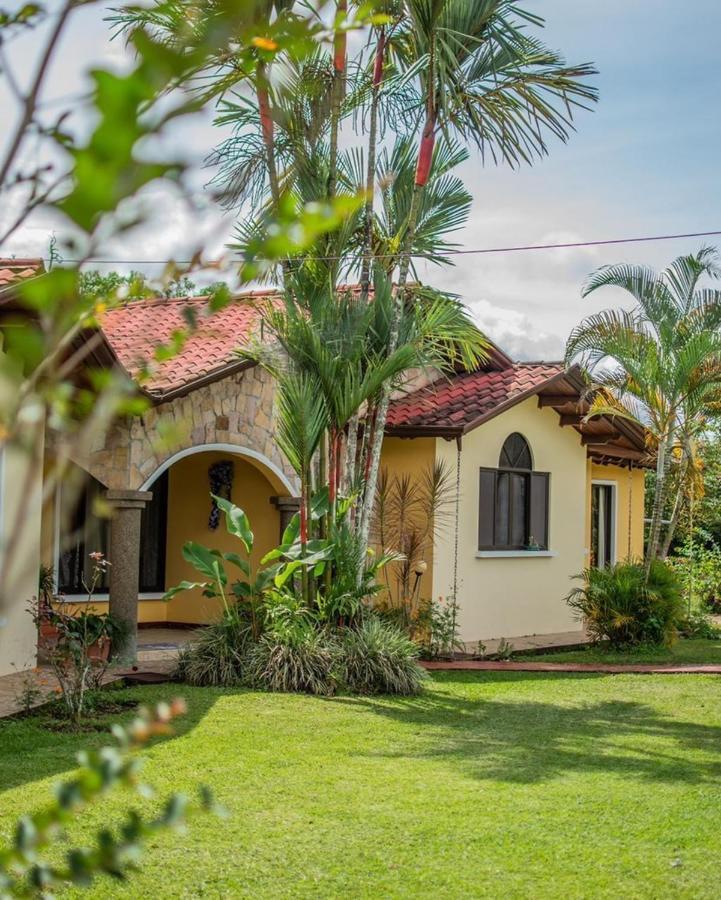 Linda Casa De Verano Con Amplias Zonas Verdes San Isidro De El General Kültér fotó