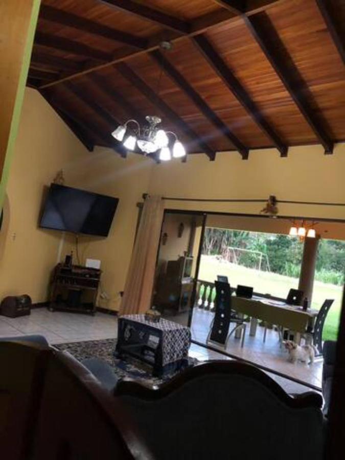 Linda Casa De Verano Con Amplias Zonas Verdes San Isidro De El General Kültér fotó