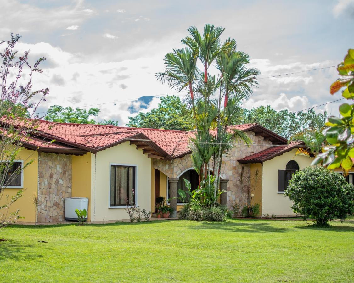 Linda Casa De Verano Con Amplias Zonas Verdes San Isidro De El General Kültér fotó