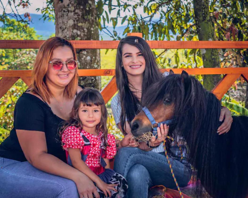 Linda Casa De Verano Con Amplias Zonas Verdes San Isidro De El General Kültér fotó