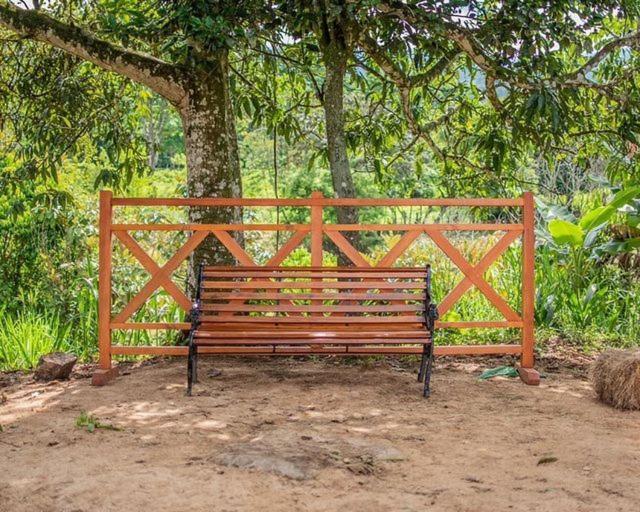 Linda Casa De Verano Con Amplias Zonas Verdes San Isidro De El General Kültér fotó