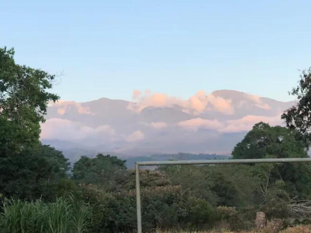 Linda Casa De Verano Con Amplias Zonas Verdes San Isidro De El General Kültér fotó